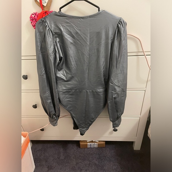 NEW SHEIN Elegant Deep V Neck pu Leather Bodysuit - Picture 7 of 8